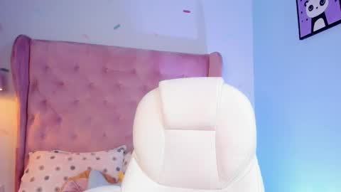 Snapshot of vanelope_evans_ chatting on November 2025 01:00:01 PM vanelope_evans_ online show from November 2025 01:00:01 PM