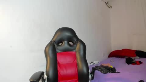 Snapshot of vanelope_smith chatting on October 2025 10:40:02 PM vanelope_smith online show from October 2025 10:40:02 PM