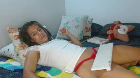 Snapshot of vanessa_aniston83 chatting on December 2024 10:43:02 PM vanessa online show from December 2024 10:43:02 PM