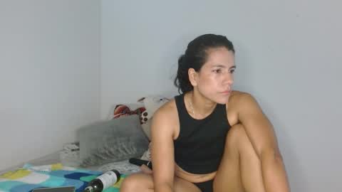 Snapshot of vanessa_aniston83 chatting on January 2025 05:30:02 PM vanessa online show from January 2025 05:30:02 PM