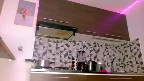 VANESSA BRETT online show from February 2025 08:49:02 AM