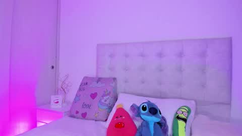 Snapshot of vanessa_cruz_18 chatting on February 2026 09:16:01 PM Vane online show from February 2026 09:16:01 PM