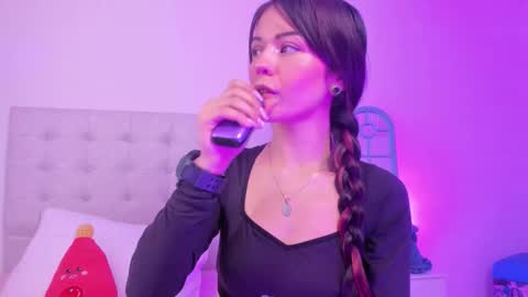 Snapshot of vanessa_cruz_18 chatting on March 2026 08:04:02 PM Vane online show from March 2026 08:04:02 PM