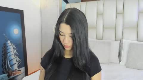 vanessaduval online show from November 2025 04:10:02 AM