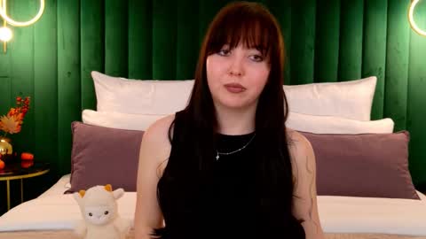 Snapshot of vanessafields chatting on October 2025 05:35:01 PM Vanessa online show from October 2025 05:35:01 PM