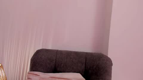vanessajohnsonn online show from May 2026 10:04:02 PM