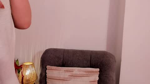 vanessajohnsonn online show from May 2026 11:01:02 PM