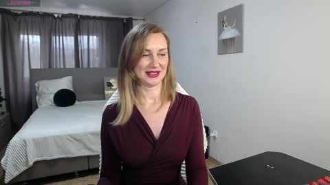 Vanessa  online show from April 2026 11:48:01 AM