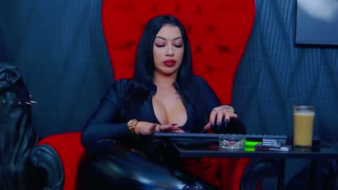 Miss Vanessa online show from January 2025 01:30:01 AM