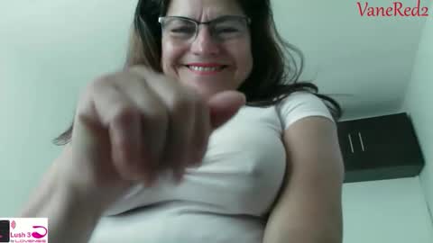 Vanesared2 online show from October 2025 01:45:02 PM