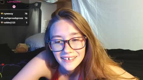 Snapshot of vanessarose4825 chatting on October 2025 08:39:01 PM Vanessa Rose online show from October 2025 08:39:01 PM