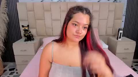 vanessascott_ online show from June 2026 07:33:02 AM