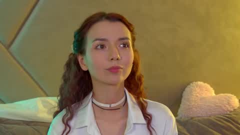 VanessaVienne online show from June 2026 04:22:01 PM