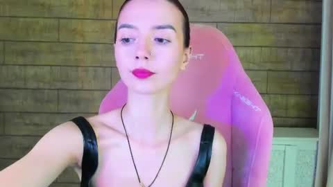 VanessaVienne online show from June 2026 05:11:02 PM