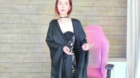 VanessaVienne online show from June 2026 04:37:02 PM