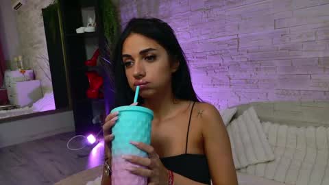 Vanessa online show from May 2026 04:33:02 PM