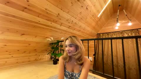 Snapshot of vanesse_ chatting on July 2026 05:23:01 PM Irina online show from July 2026 05:23:01 PM