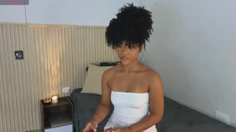 Snapshot of vanestrauss chatting on February 2026 08:37:02 PM New account follow me online show from February 2026 08:37:02 PM