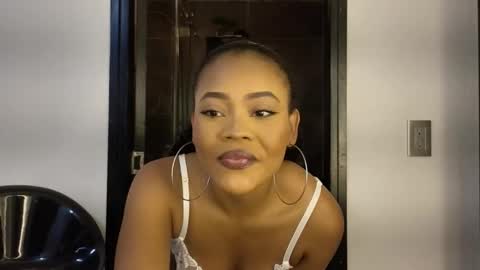 Snapshot of vanestrauss chatting on March 2026 08:04:01 PM New account follow me online show from March 2026 08:04:01 PM