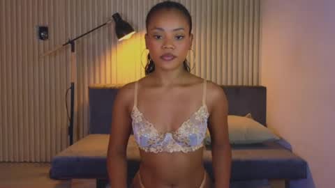 Snapshot of vanestrauss chatting on April 2026 07:43:01 PM New account follow me online show from April 2026 07:43:01 PM