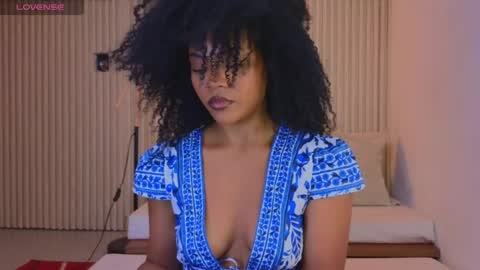 Snapshot of vanestrauss chatting on April 2026 10:19:02 PM New account follow me online show from April 2026 10:19:02 PM