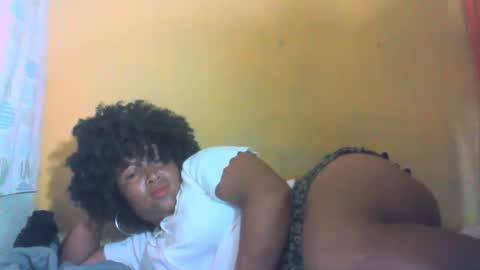 vaniah321 online show from March 2026 07:19:01 PM