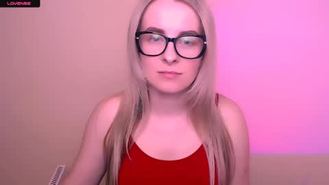 Mia online show from May 2026 12:24:02 PM