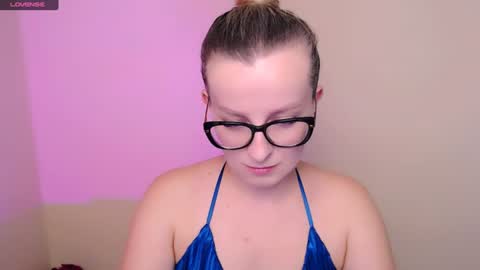 Mia online show from June 2026 01:35:02 PM