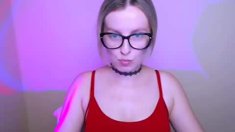 Mia online show from July 2026 01:50:02 PM