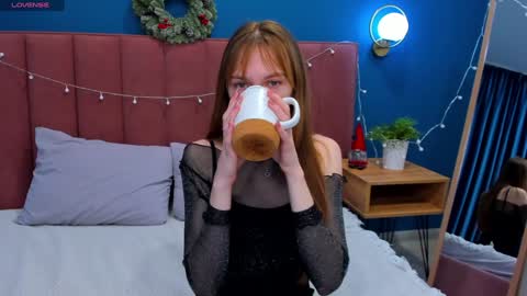 Sofia online show from December 2024 04:01:02 AM