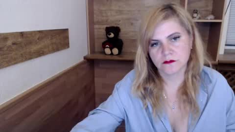 Snapshot of vanillaloveli chatting on June 2026 06:30:01 PM vanillaloveli online show from June 2026 06:30:01 PM