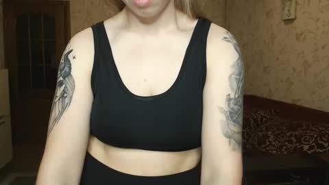 VanillaMuffin online show from February 2025 10:26:01 AM