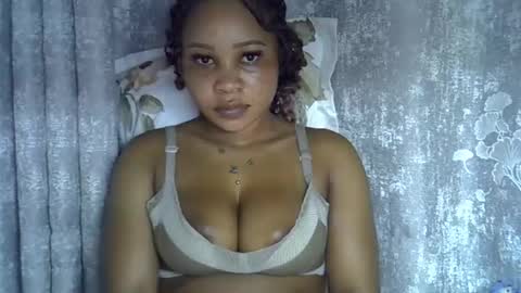 Snapshot of vanillavenus chatting on May 2026 11:10:02 PM vanillavenus online show from May 2026 11:10:02 PM