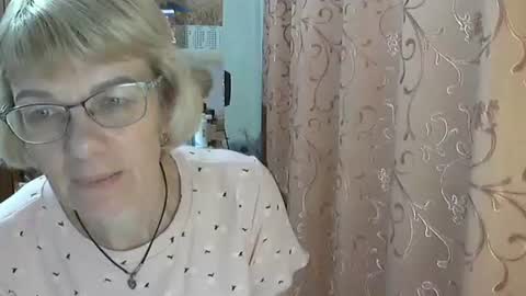 Snapshot of vanillaxcreamy chatting on December 2024 04:28:01 PM Vanillaxcreamy online show from December 2024 04:28:01 PM