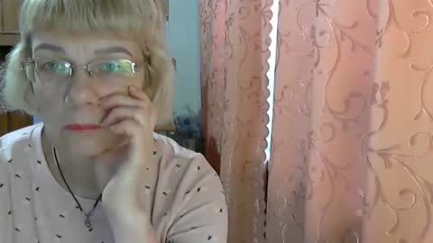 Snapshot of vanillaxcreamy chatting on December 2024 08:26:01 AM Vanillaxcreamy online show from December 2024 08:26:01 AM