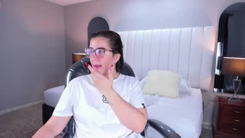 Karine online show from October 2025 11:36:01 AM