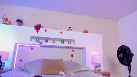 Vanne  online show from March 2026 07:43:02 PM