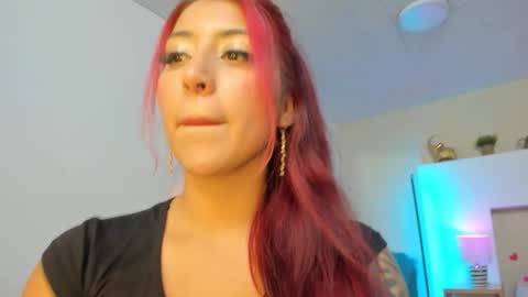 Vanne  online show from March 2026 07:40:01 PM