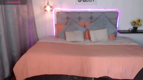 Snapshot of vannesweet_ chatting on December 2024 08:55:01 PM vane online show from December 2024 08:55:01 PM