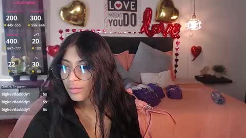 Snapshot of vannesweet_ chatting on February 2025 07:33:01 PM vane online show from February 2025 07:33:01 PM