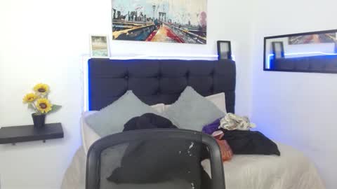 vane online show from December 2025 02:23:01 PM