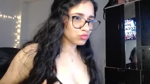 Snapshot of vanyxxxx chatting on November 2025 04:04:01 AM vanyxxxx online show from November 2025 04:04:01 AM