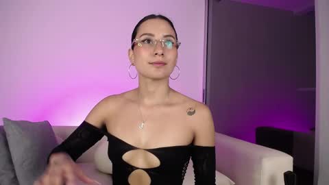 Snapshot of varenka_ivanova22 chatting on May 2026 04:53:02 AM varenka_ivanova22 online show from May 2026 04:53:02 AM