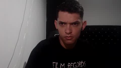 Snapshot of varonelite chatting on February 2026 10:37:02 AM Andres online show from February 2026 10:37:02 AM