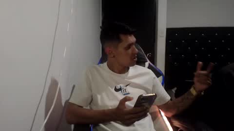 Snapshot of varonelite chatting on March 2026 10:56:02 PM Andres online show from March 2026 10:56:02 PM