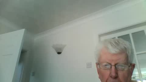 Snapshot of vassus chatting on October 2025 12:14:02 PM vassus online show from October 2025 12:14:02 PM