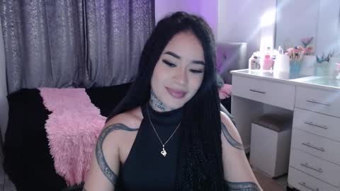 Snapshot of vayolett_bass chatting on October 2025 10:21:02 PM Vayolett Bass online show from October 2025 10:21:02 PM