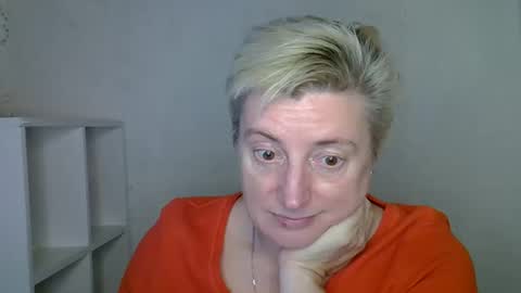 Snapshot of vea_motty chatting on November 2025 12:05:01 PM vea_motty online show from November 2025 12:05:01 PM