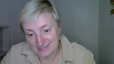 Snapshot of vea_motty chatting on November 2025 01:02:02 PM vea_motty online show from November 2025 01:02:02 PM