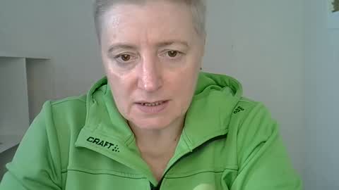 Snapshot of vea_motty chatting on February 2026 10:19:02 AM vea_motty online show from February 2026 10:19:02 AM